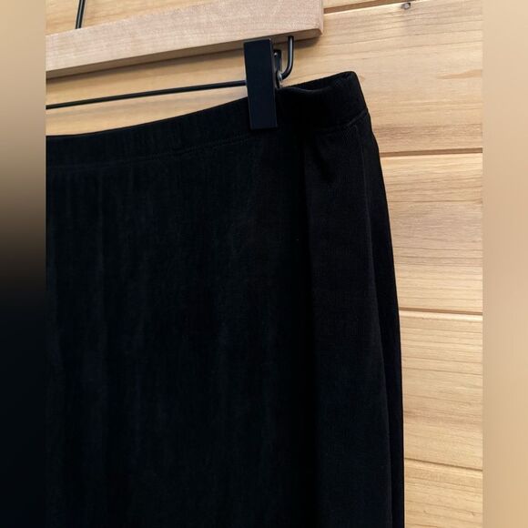 Chicos Travelers Size 2/Large Black Anti Wrinkle Elastic Waistband Skirt - Picture 2 of 9